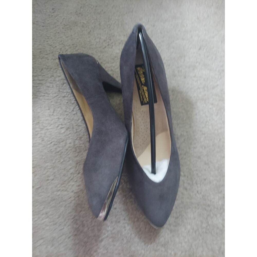 New In Box Women's Size 7 Vanna White Gray Heels Silver Tips Suede Pumps Shoes - Picture 6 of 10